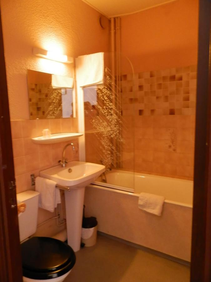Hotel La Gare Л’Аржантьер-ла-Бессе Экстерьер фото